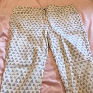 Loft crop white triangle patterned pants